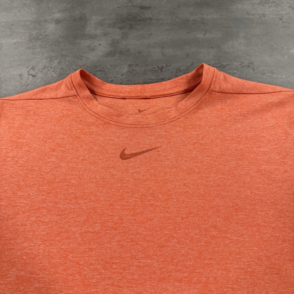 Nike Training Shirt Mens Medium Orange Short Sleeve Center Swoosh Athletic Tee